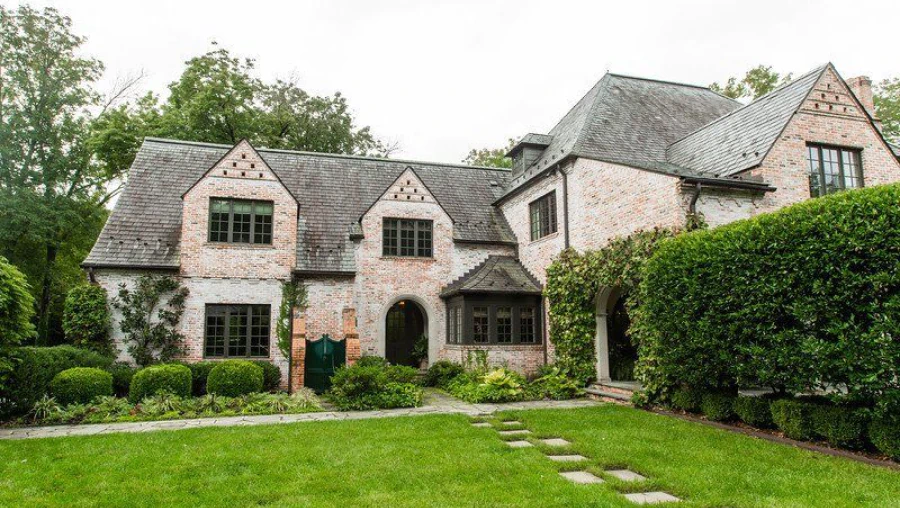 Estate & Manor Home Architecture 2